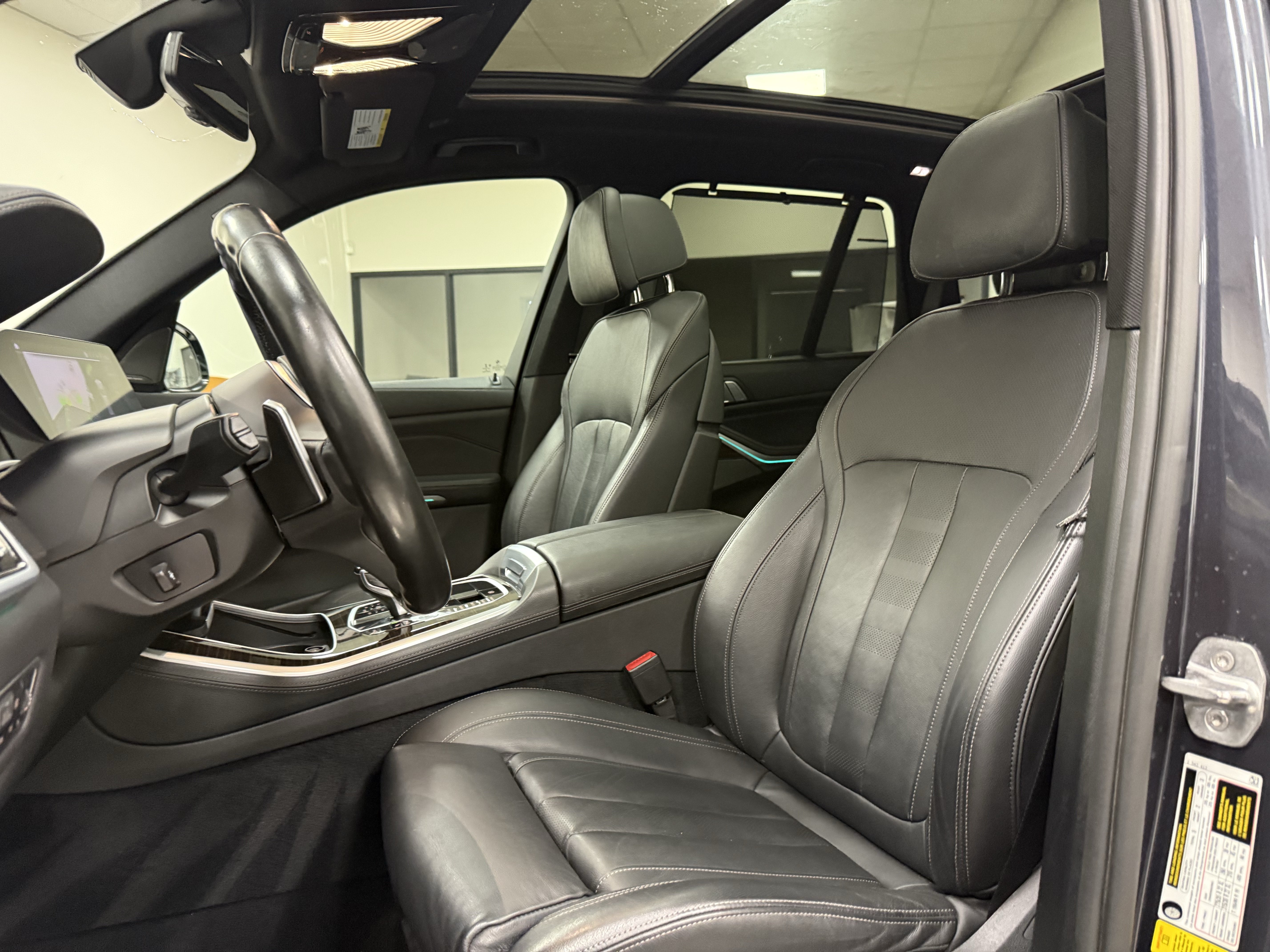 Used 2020 BMW X5 sDrive40i w/ M Sport Package RWD image 14