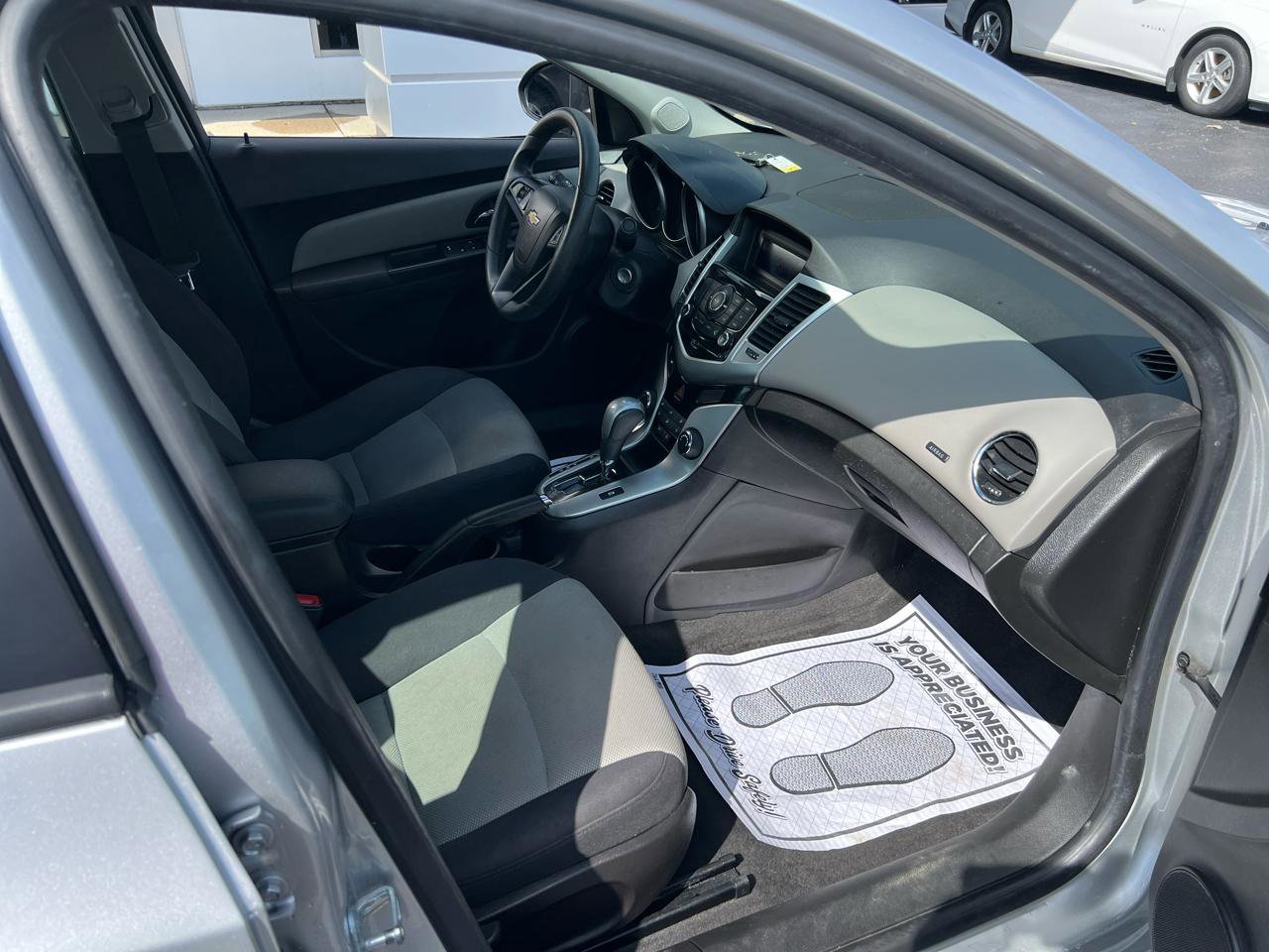 Used 2015 Chevrolet Cruze LS image 8