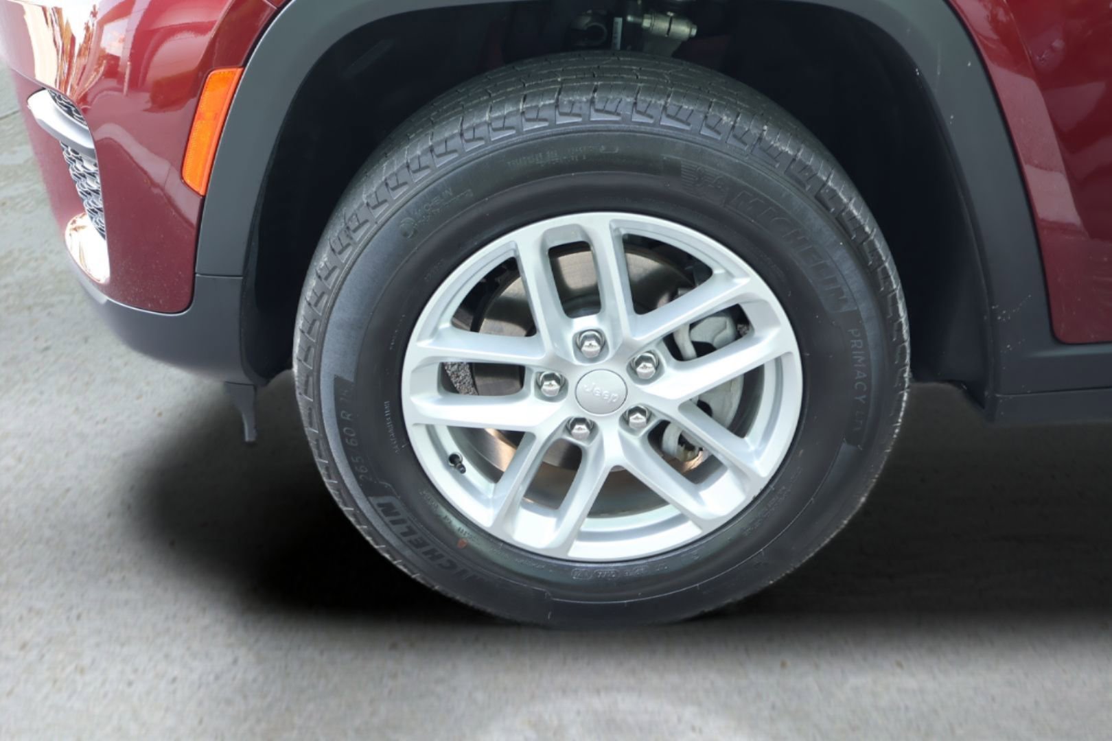 Used 2024 Jeep Grand Cherokee Laredo X AWD/4WD image 28