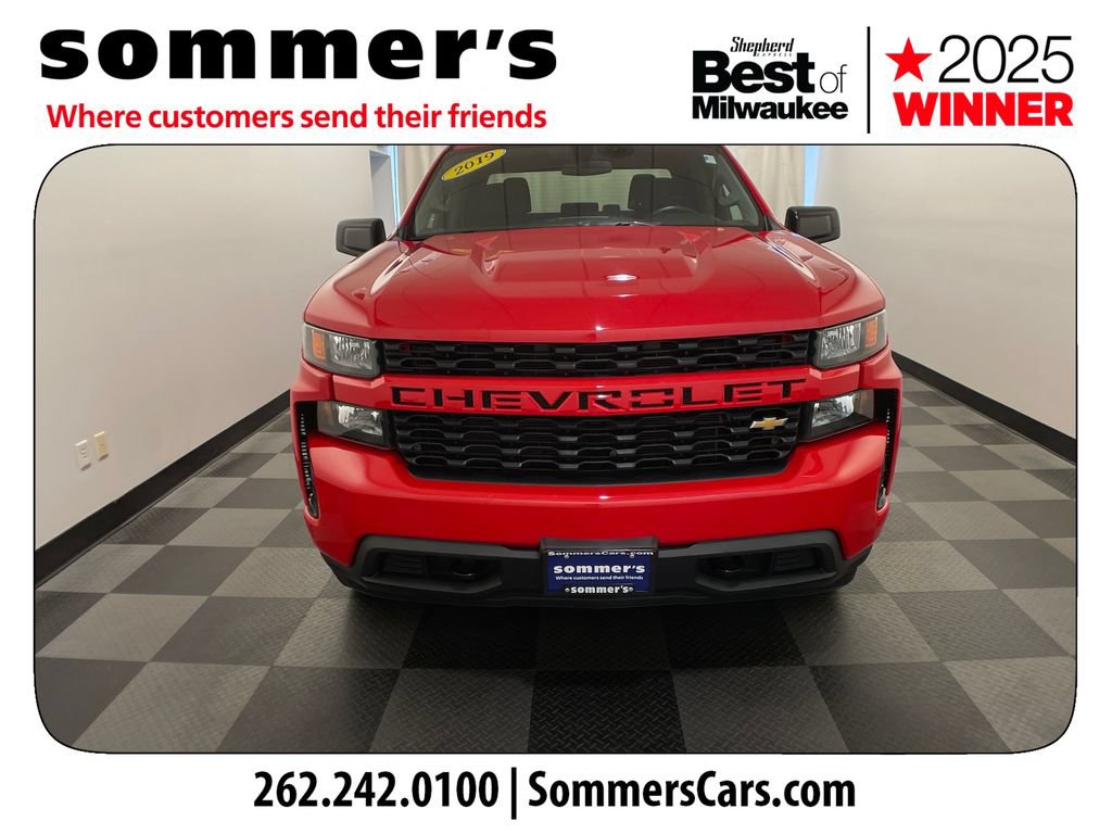 Used 2019 Chevrolet Silverado 1500 Custom w/ Custom Value Package AWD/4WD image 8