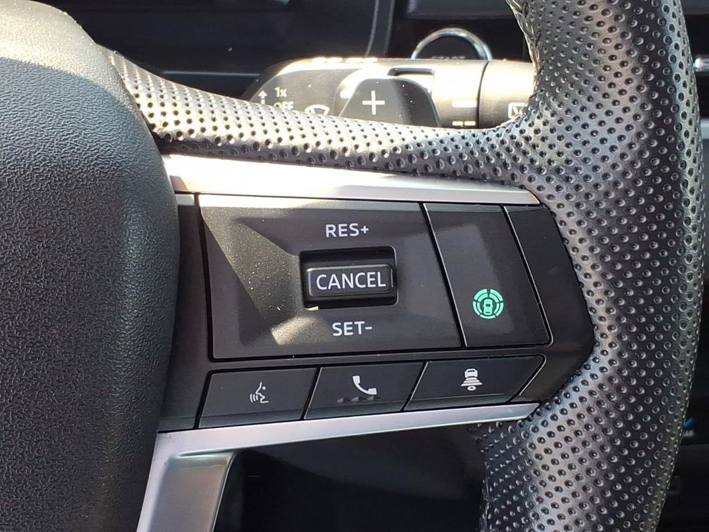 Used 2023 Mitsubishi Outlander SEL AWD/4WD image 17