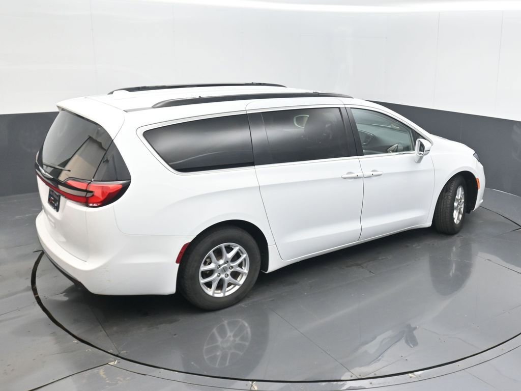 Used 2022 Chrysler Pacifica Touring-L image 39