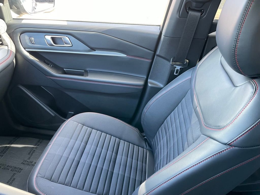 New 2026 Ford Explorer ST-Line w/ ST-Line Street Pack image 25