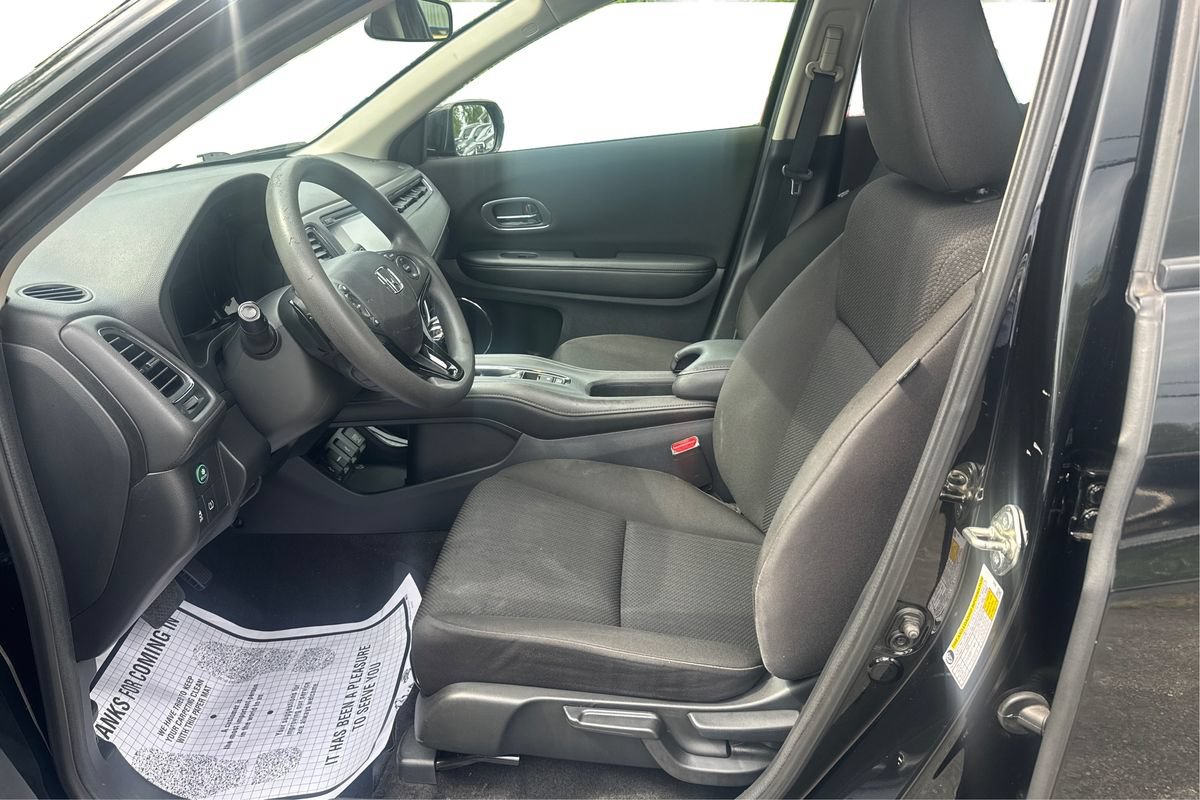 Used 2017 Honda HR-V EX image 9
