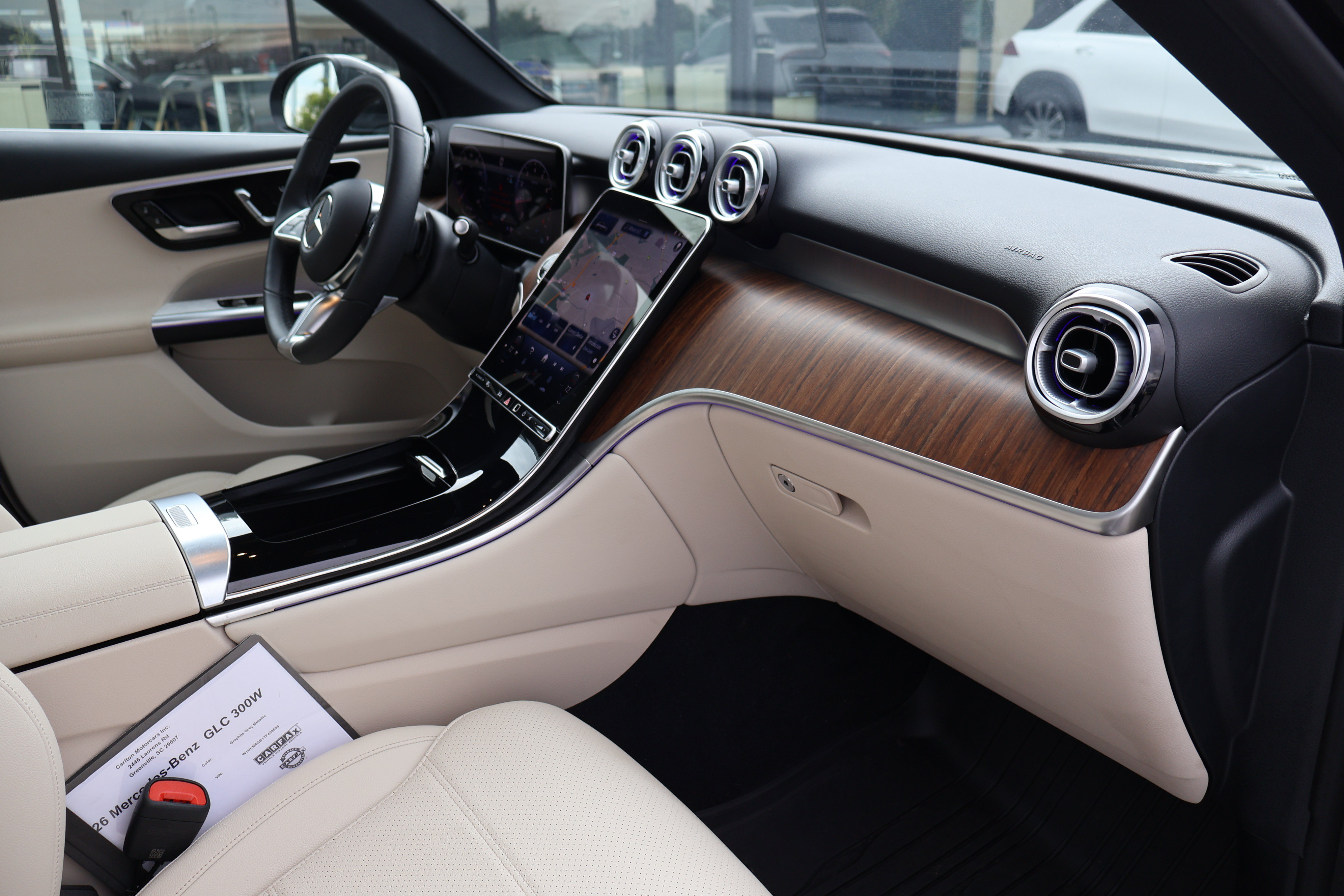 Used 2026 Mercedes-Benz GLC 300 image 28