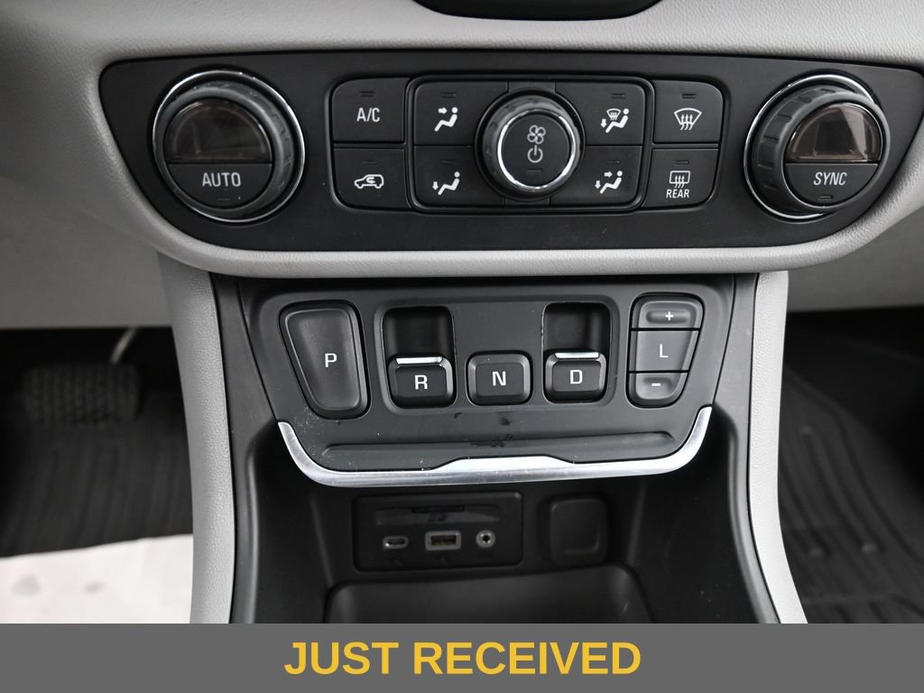Used 2018 GMC Terrain SLE w/ Driver Convenience Package FWD image 12