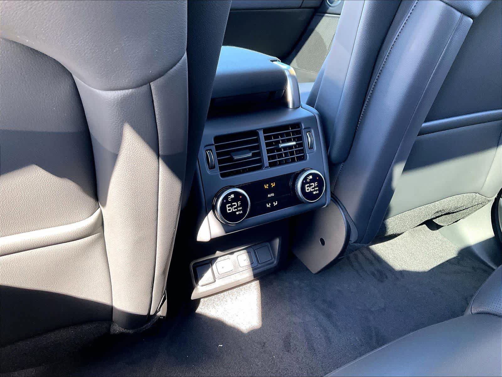 New 2026 Land Rover Discovery Limited Edition AWD/4WD image 16