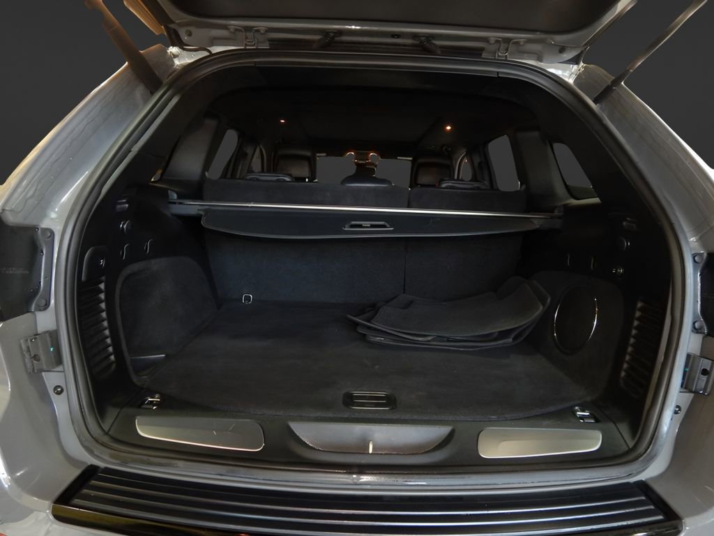 Used 2020 Jeep Grand Cherokee SRT image 6