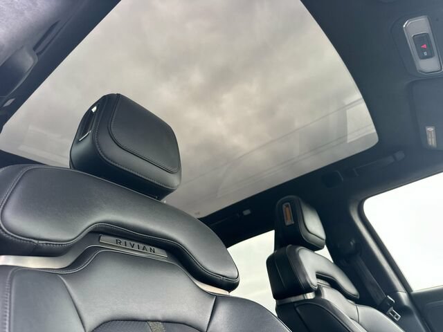 Used 2022 Rivian R1T Adventure AWD/4WD image 19
