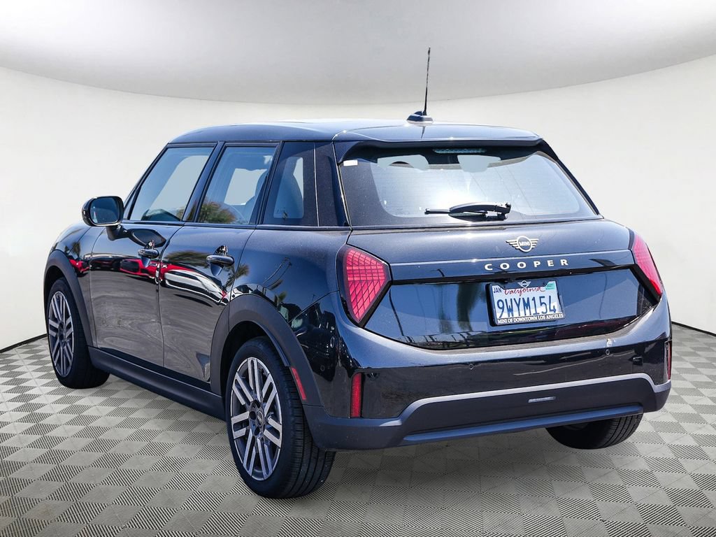Used 2026 MINI Cooper 4-Door Hardtop FWD image 8