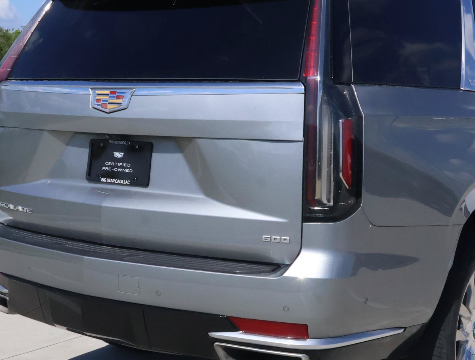 Used 2023 Cadillac Escalade Premium Luxury RWD image 11