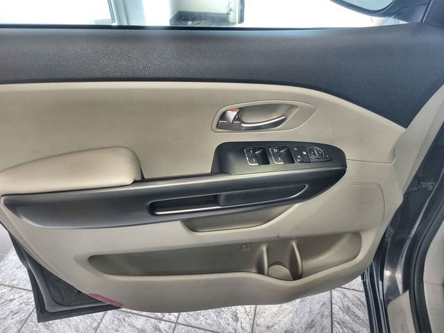 Used 2019 Kia Sedona LX FWD image 13