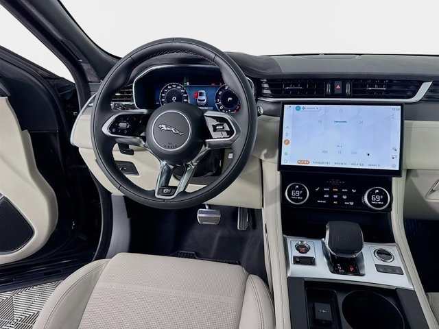 New 2026 Jaguar F-PACE SVR image 25