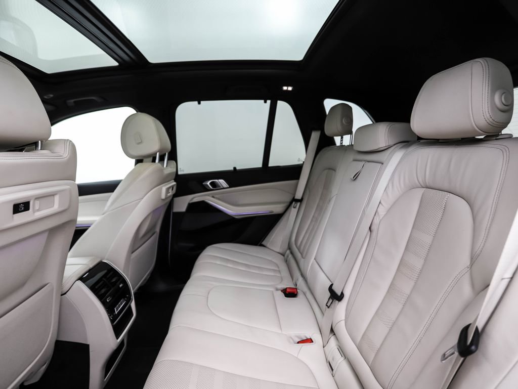 Used 2021 BMW X5 xDrive40i w/ M Sport Package image 21