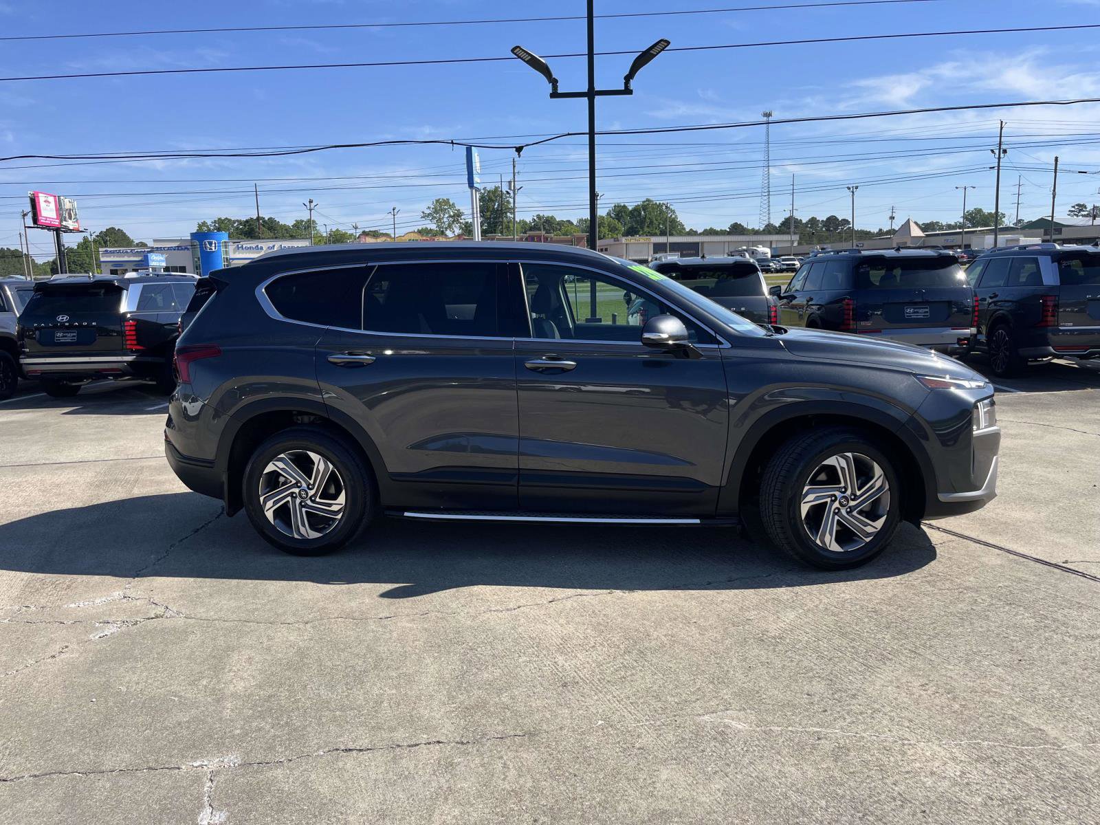 Certified 2023 Hyundai Santa Fe SEL FWD image 3