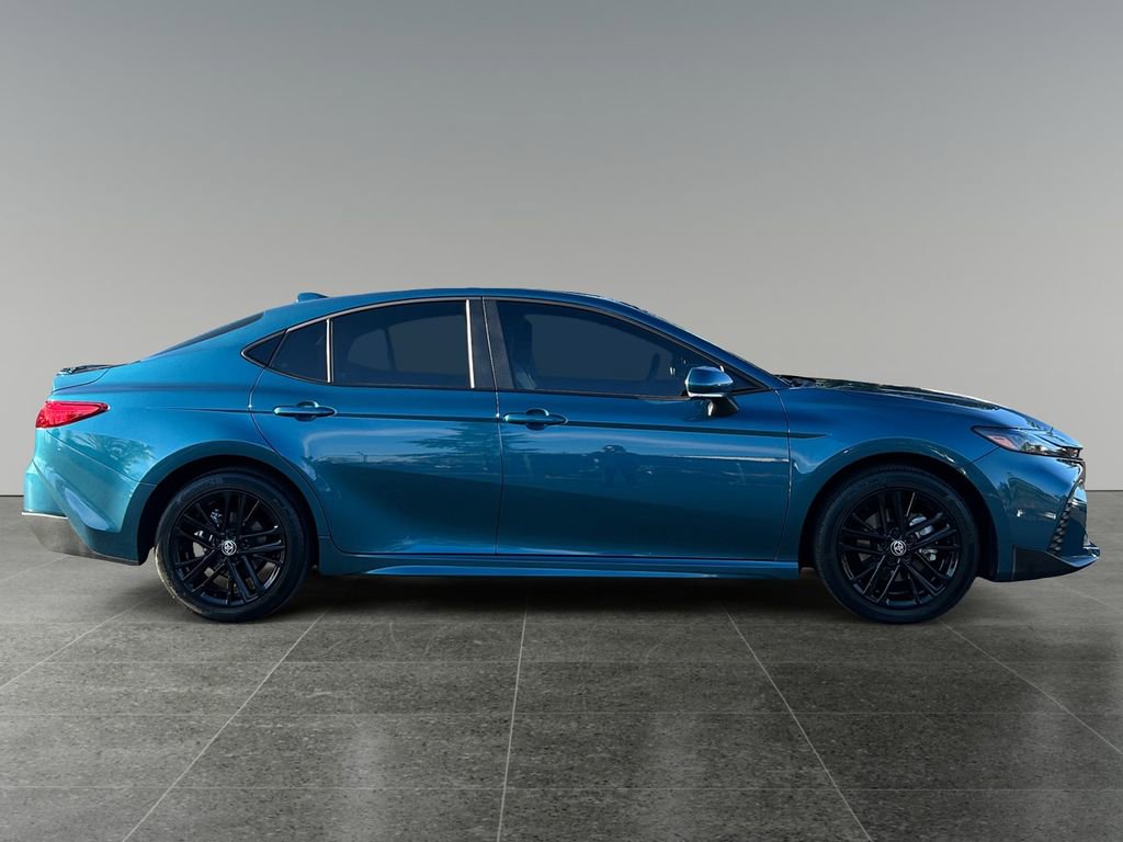 Used 2025 Toyota Camry SE w/ Convenience Package image 8