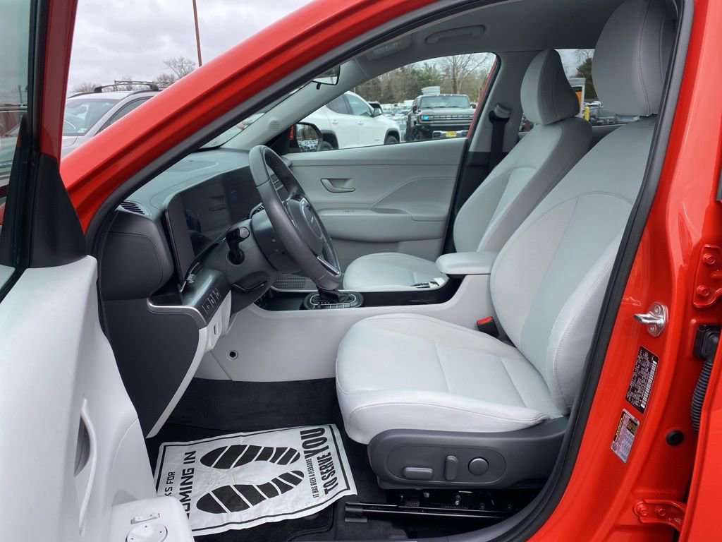 Certified 2025 Hyundai Kona SEL image 12