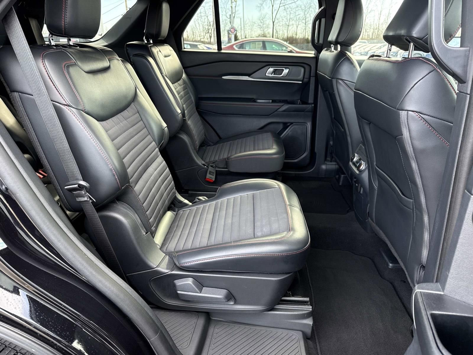 Used 2025 Ford Explorer ST-Line image 26