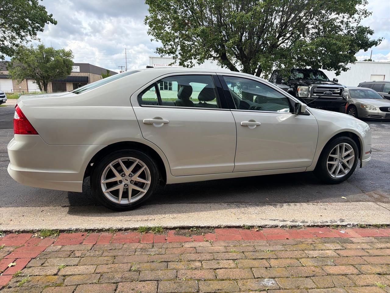 Used 2011 Ford Fusion SEL FWD image 8
