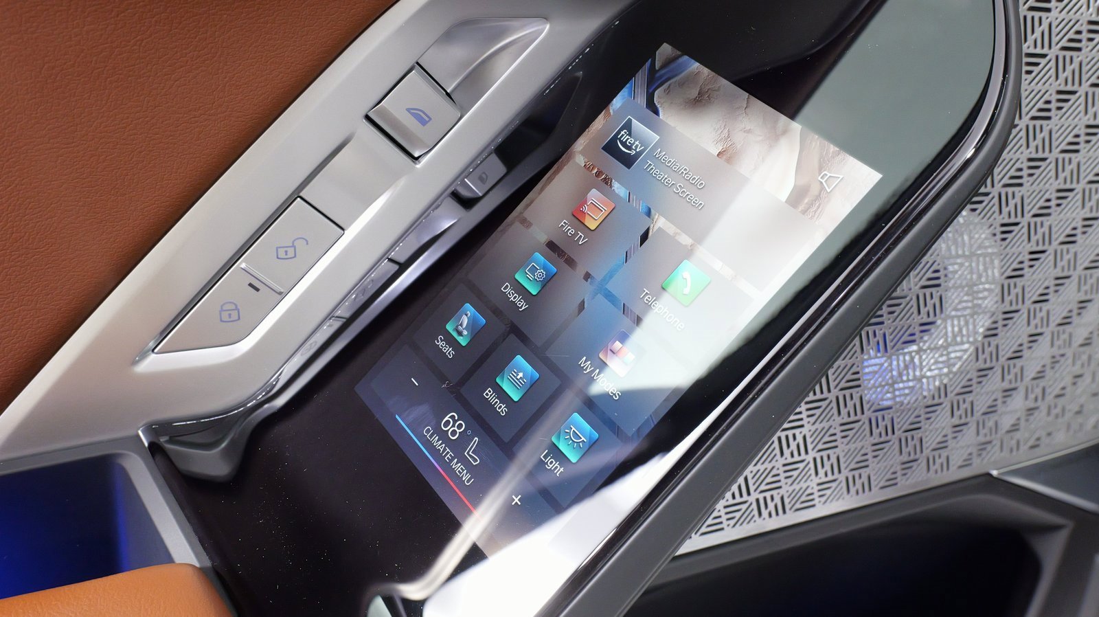 Used 2023 BMW i7 xDrive60 image 40