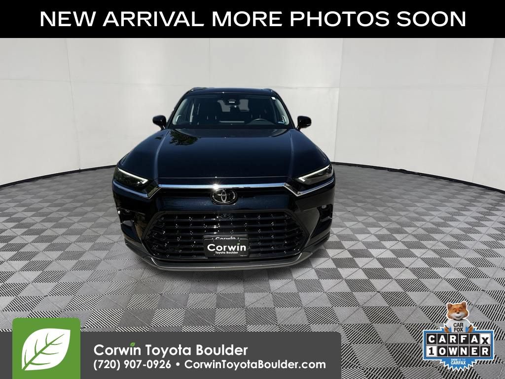 Used 2025 Toyota Grand Highlander AWD image 2