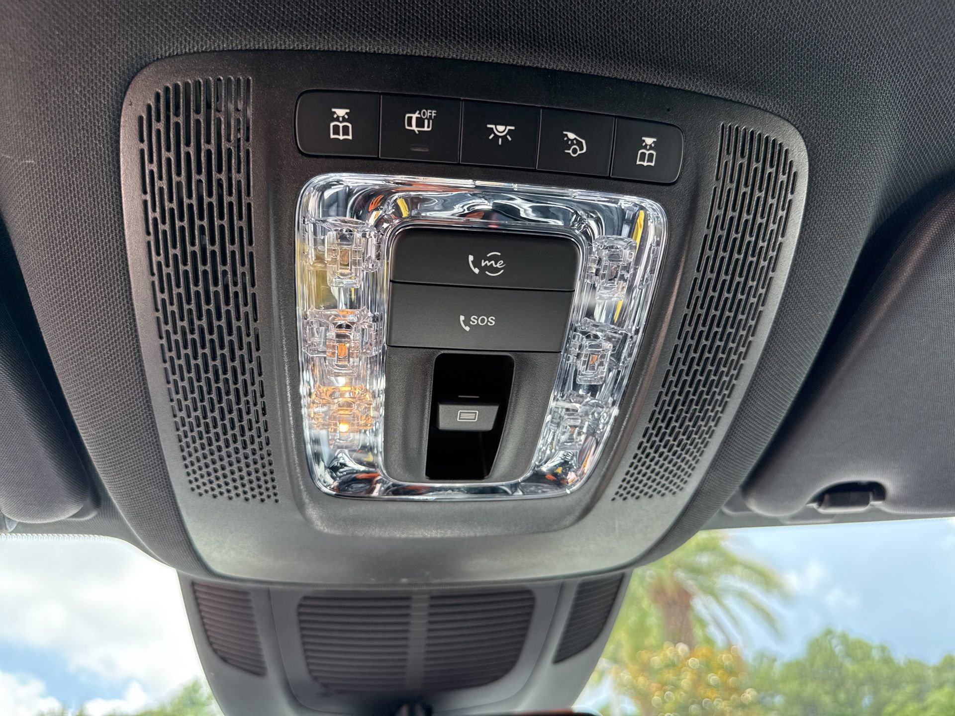 Used 2024 Mercedes-Benz GLS 450 4MATIC image 27