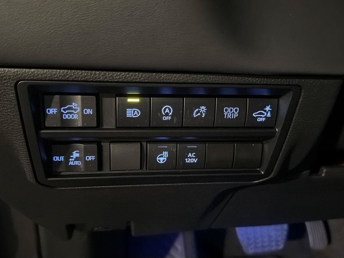 Used 2023 Toyota Tundra Platinum AWD/4WD image 21