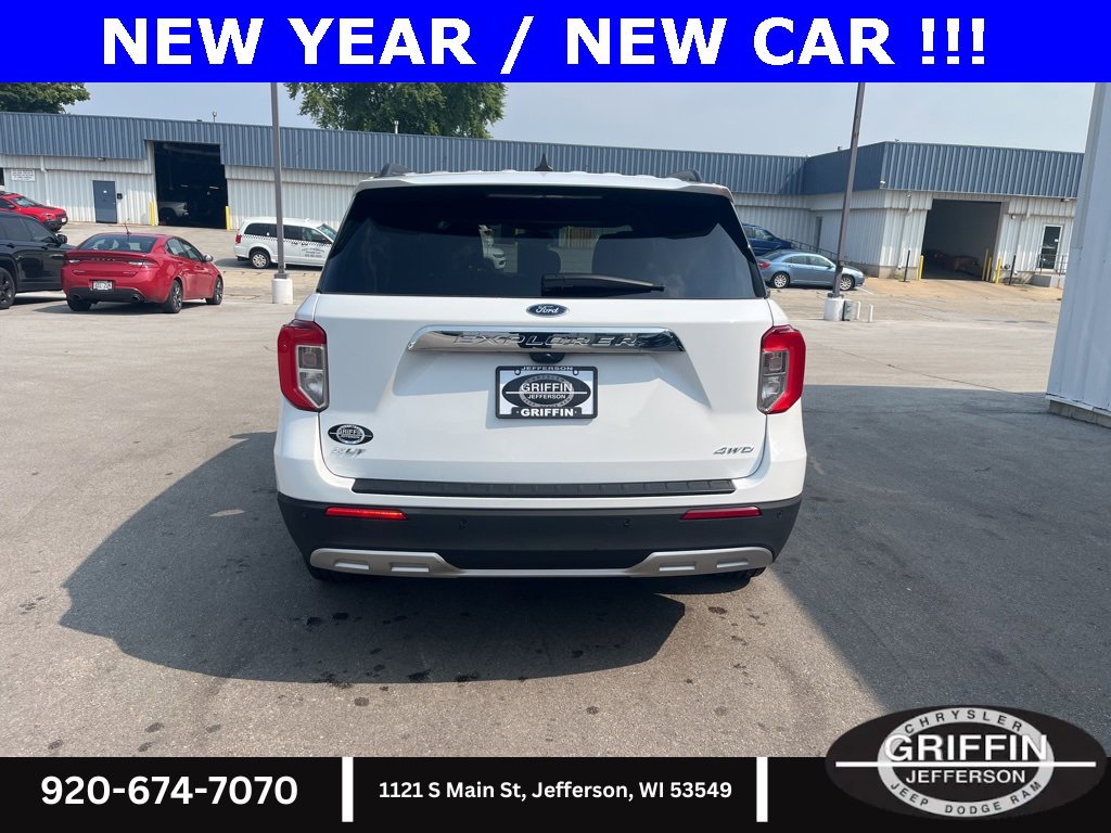 Used 2023 Ford Explorer XLT w/ Equipment Group 202A image 4