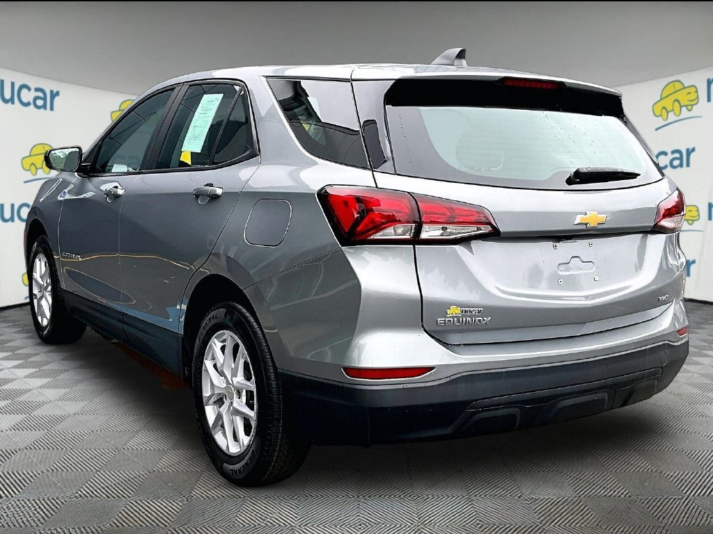 Used 2023 Chevrolet Equinox LS AWD/4WD image 4
