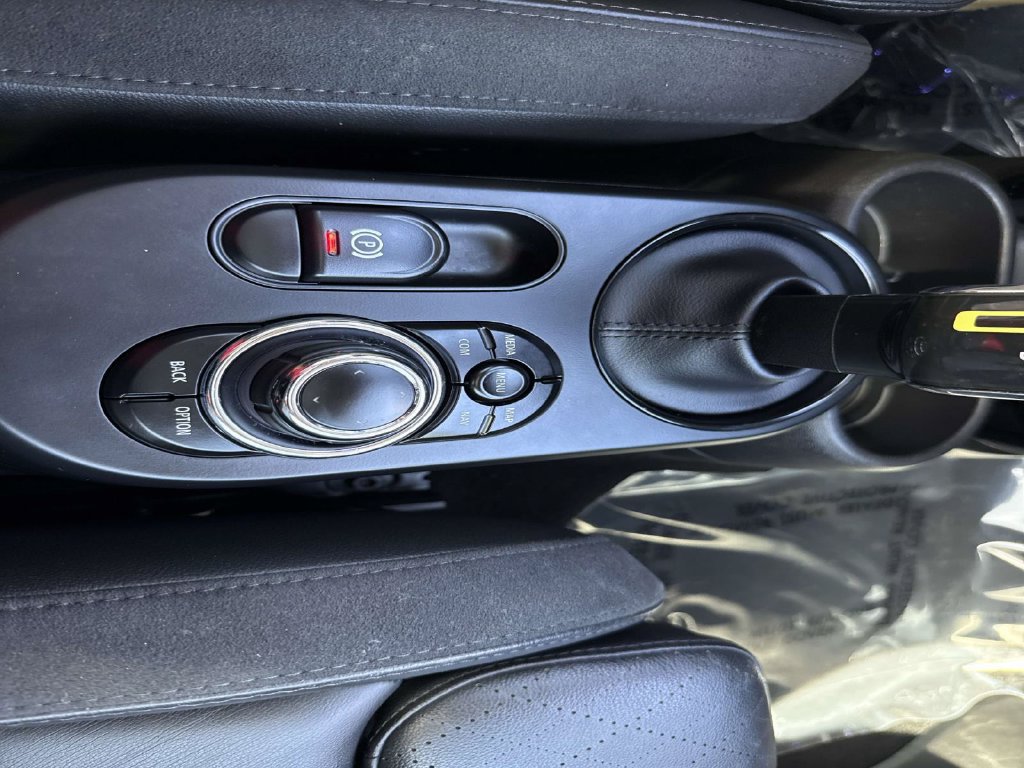 Used 2022 MINI Cooper SE FWD image 24