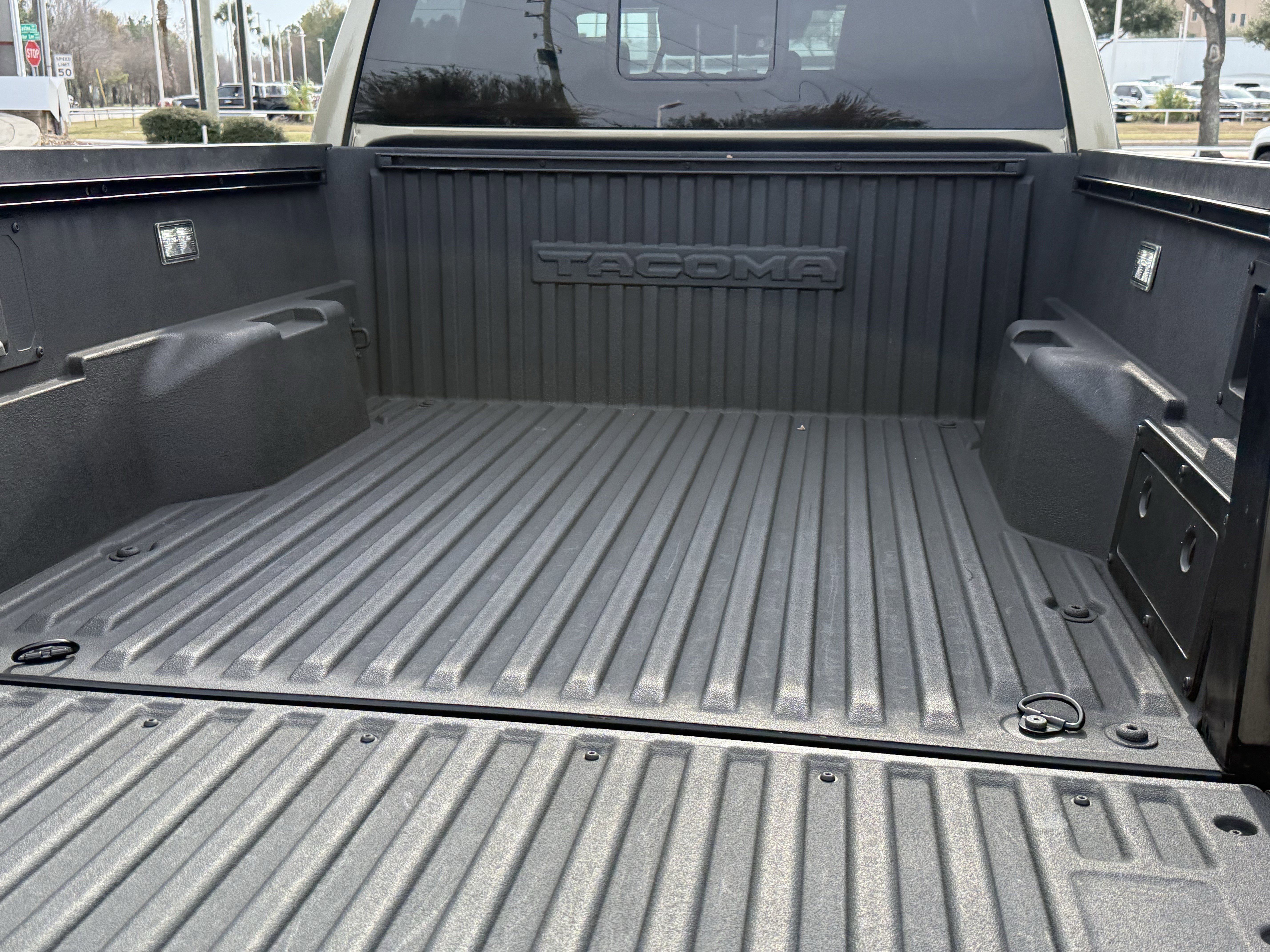 Used 2025 Toyota Tacoma 4x4 Double Cab image 33