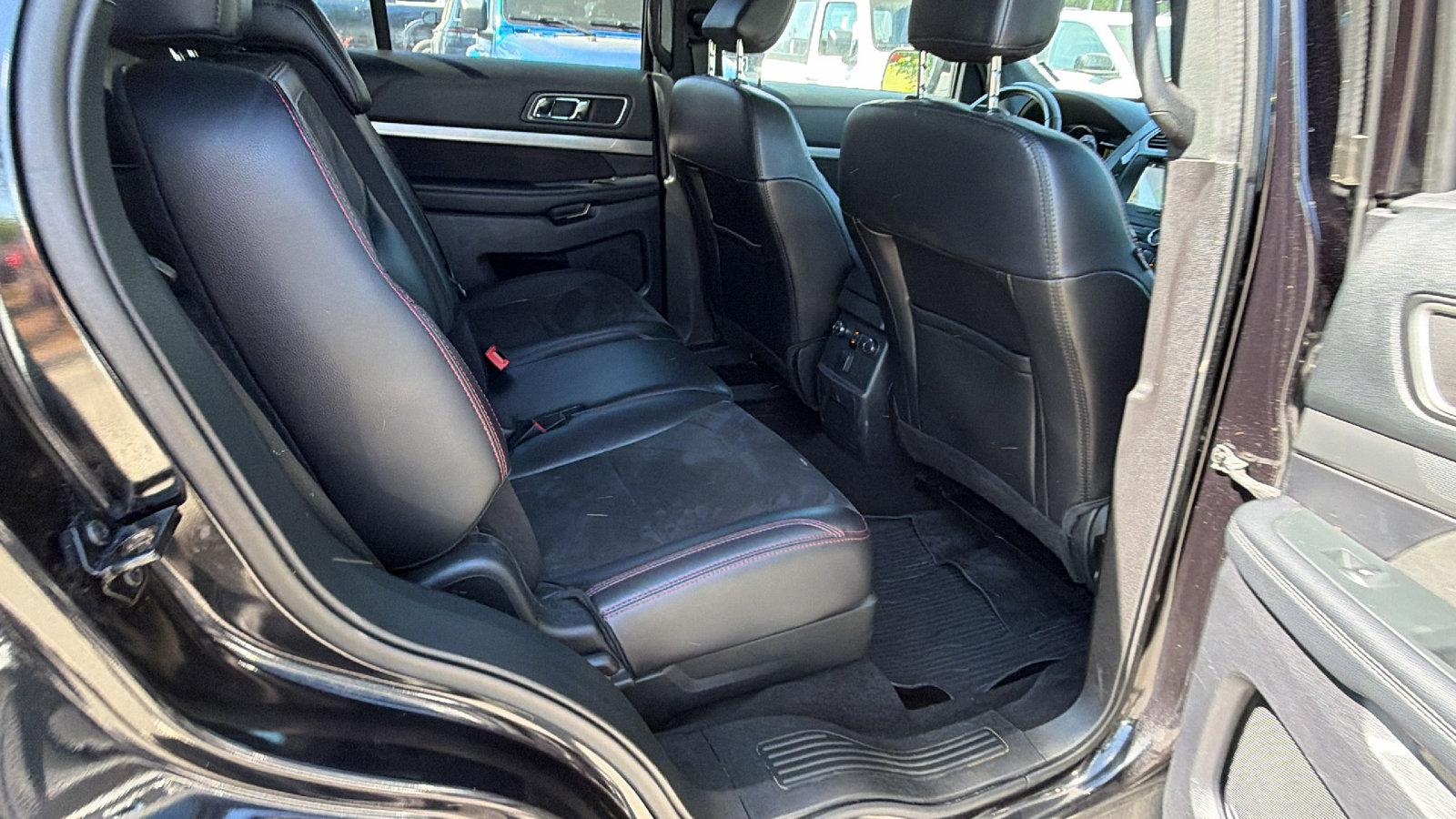 Used 2019 Ford Explorer XLT w/ Equipment Group 202A image 21