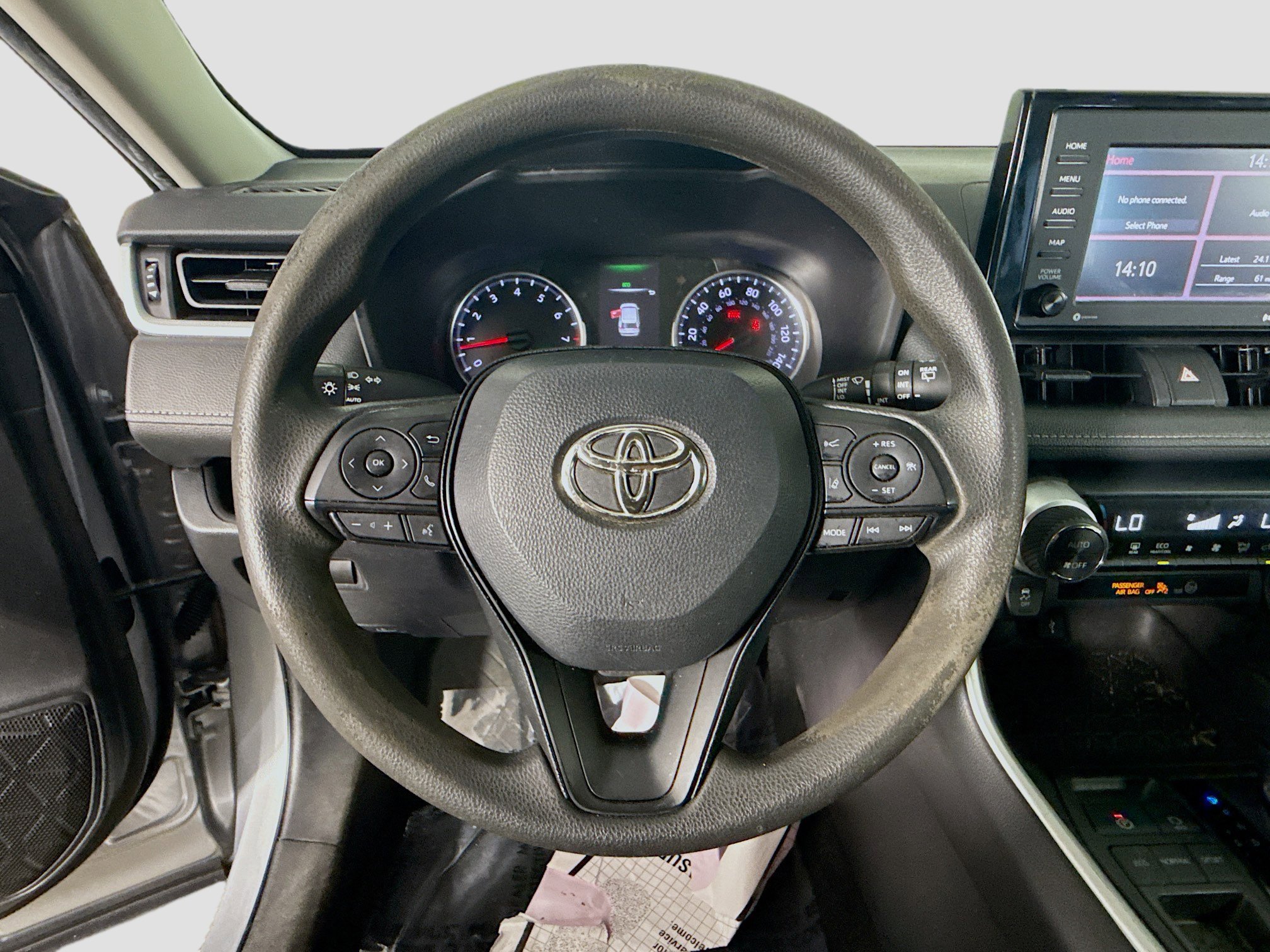 Used 2022 Toyota RAV4 XLE image 13