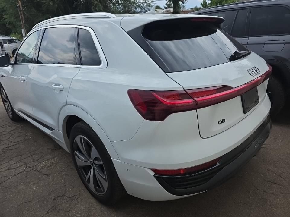 Used 2024 Audi Q8 e-tron Premium Plus w/ Premium Plus Package AWD/4WD image 4