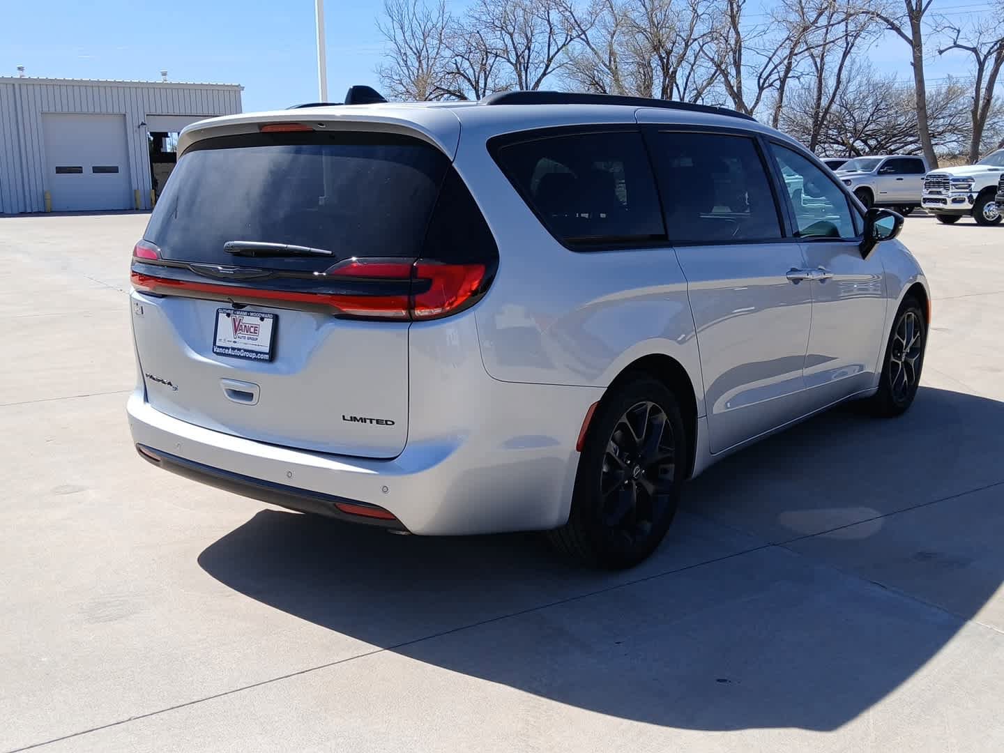 New 2026 Chrysler Pacifica Limited w/ S Appearance Package image 8
