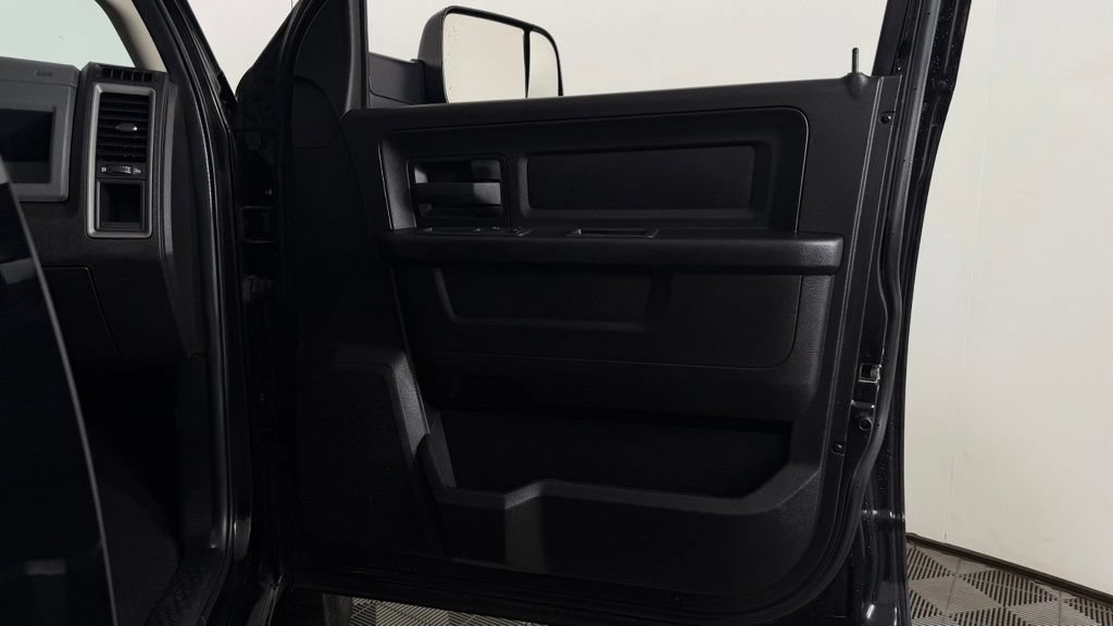 Used 2019 RAM 1500 Express w/ Wheel & Sound Group AWD/4WD image 28