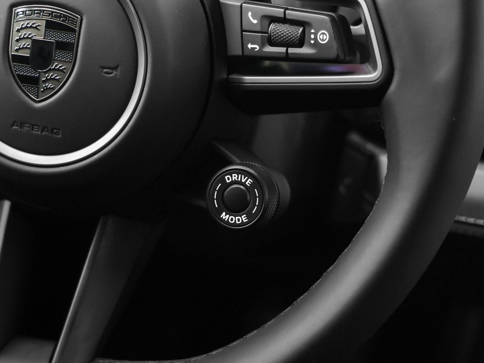 Certified 2025 Porsche Panamera Turbo image 43