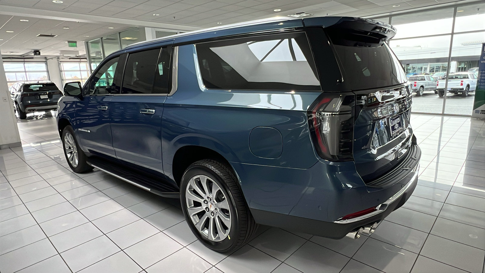 New 2026 Chevrolet Suburban Premier w/ Sun And Tow Package AWD/4WD image 9