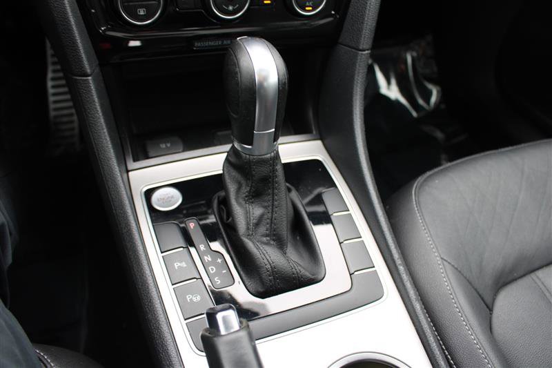 Used 2020 Volkswagen Passat 2.0T SEL image 20