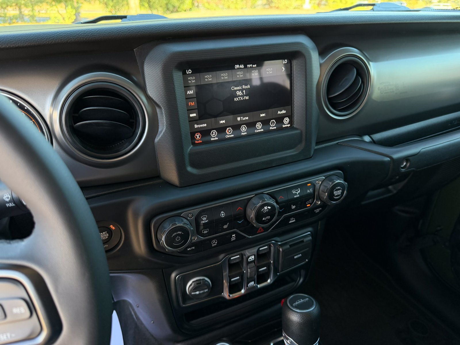 Used 2023 Jeep Gladiator Sport AWD/4WD image 21