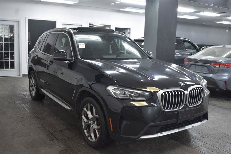 Used 2023 BMW X3 xDrive30i w/ Premium Package w/ZPA AWD/4WD image 4
