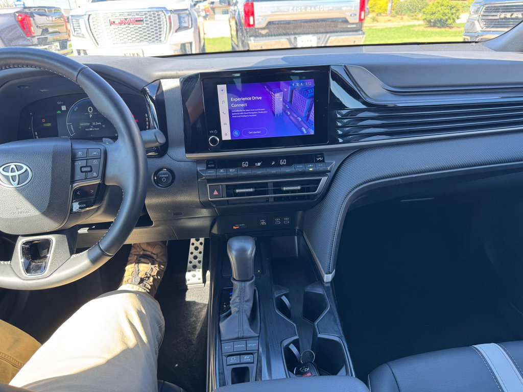 Used 2025 Toyota Camry SE FWD image 19