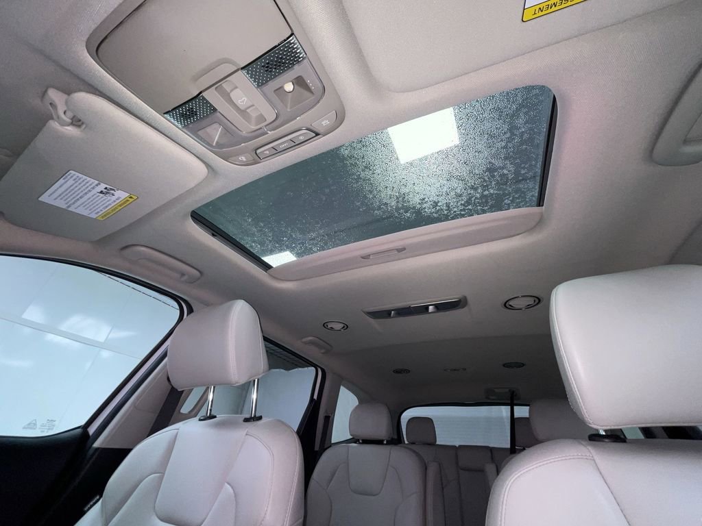 Used 2022 Kia Telluride S image 6