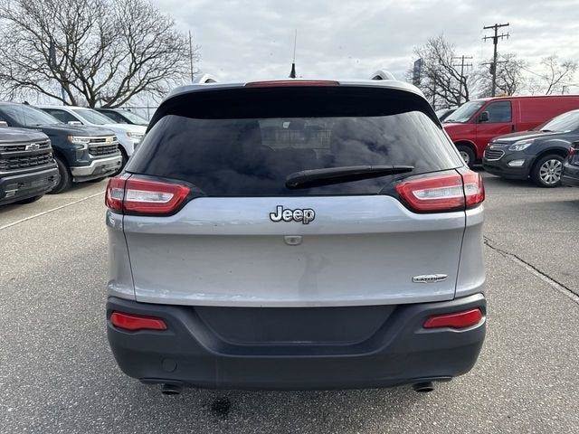 Used 2014 Jeep Cherokee Latitude w/ Comfort/Convenience Group FWD image 3