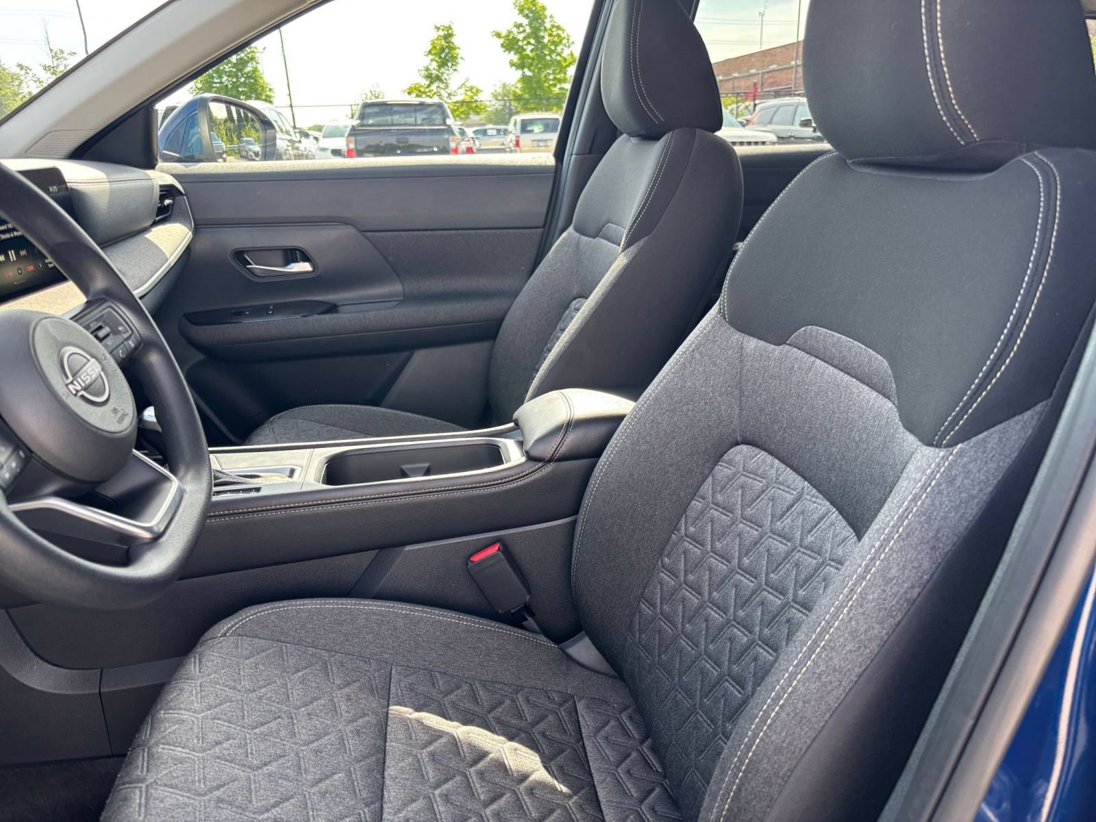 Used 2025 Nissan Kicks SV AWD/4WD image 24