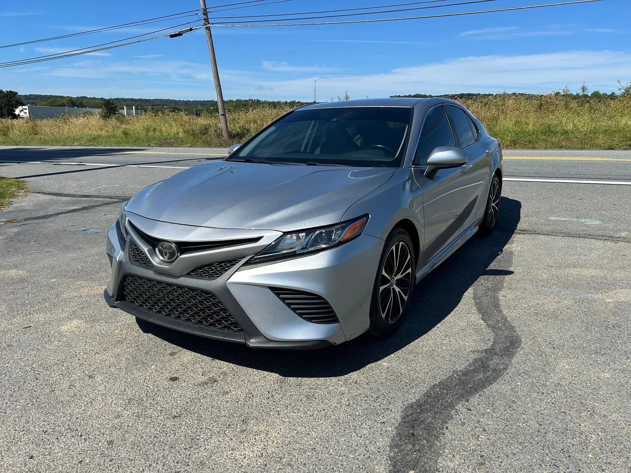 Used 2019 Toyota Camry SE FWD image 5