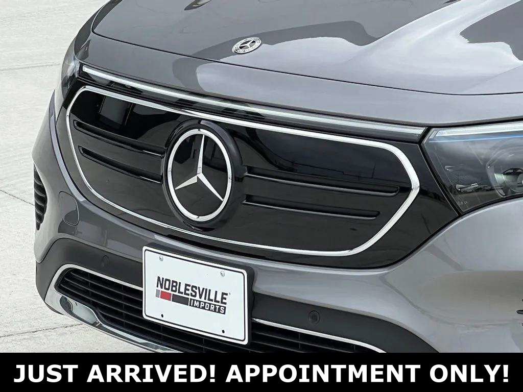 Used 2023 Mercedes-Benz EQB 350 4MATIC SUV image 37