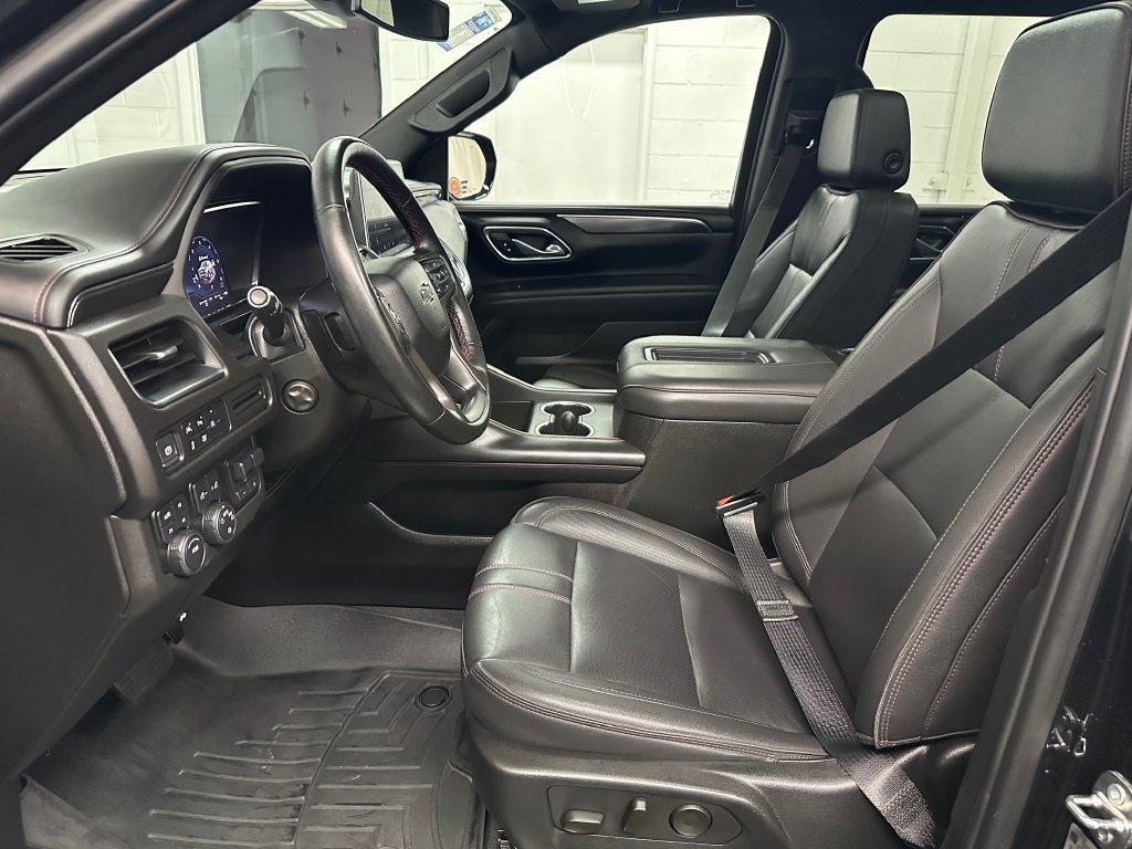 Used 2023 Chevrolet Suburban RST w/ Sport Performance Package AWD/4WD image 18