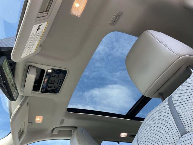 Certified 2024 Toyota Grand Highlander AWD image 25