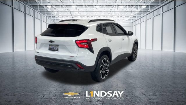Used 2025 Chevrolet Trax RS w/ Sunroof Package FWD image 9